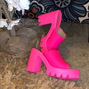 Lemonade Block Heel Slide